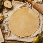 recette sucrée avec pâte brisée sur table rustique