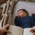 Bebe grogne la nuit : bébé dort, respiration et digestion